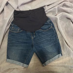 Old Navy hello pretty mama folded shorts maternity